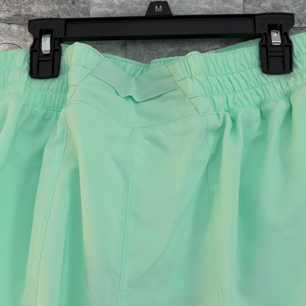 New!! Nike women's running shorts - Picture 3 of 7